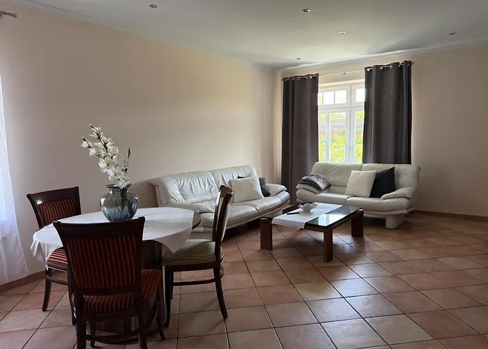 2 Beim Restaurant Rhodos * هايدة